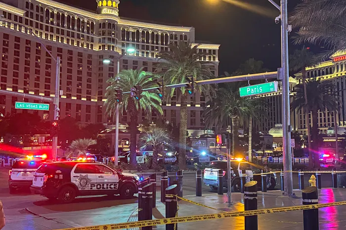 Bellagio Fountains Shooting