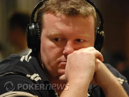 PokerStars.net Asia Pacific Poker Tour Grand Final Day 1c: Campbell One of The Leaders 0001