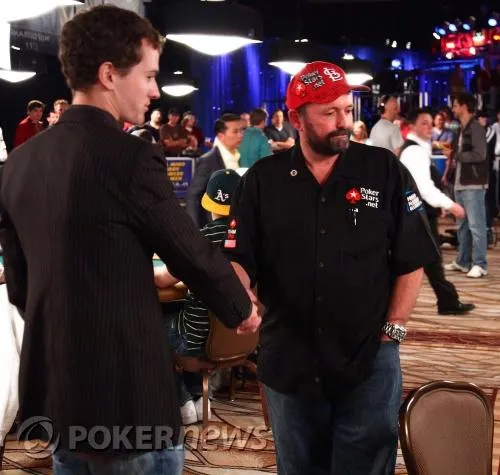 WSOP 2009 Live - Day 7 du Main Event : Les français Saout, Lacay et Balmigère parmi les 27... 102