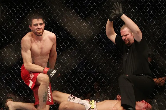 Humour Poker : Howard Lederer devient arbitre de l’UFC