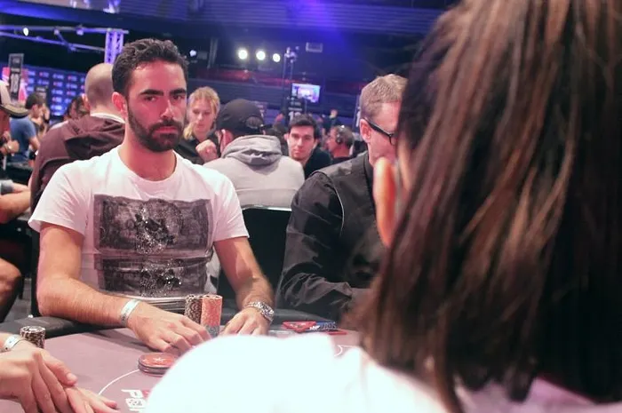 [VIDEO] Paul Guichard se confie 'Dans Le Carré' 0001