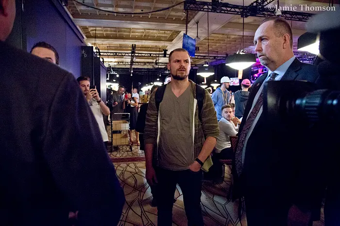 Ryan Pochedly fait la bulle