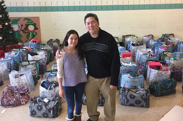 Poker Pro Bernard Lee Fills 'Wish List' of 40 Boston Homeless Families 0001
