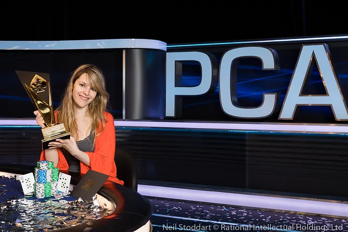 Maria Lampropulos won PCA Main Event.