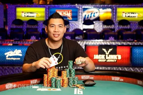 World Series of Poker 2012: Henry Lu Ganha Evento, Primeira Bracelete WSOP e Prémio de $654,380. 0001