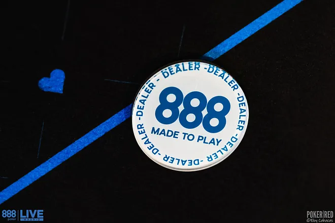 888poker Dealer Button