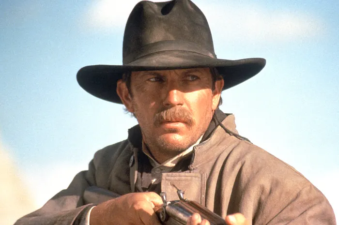 Kevin Costner en Wyatt Earp pour L. Kasdan