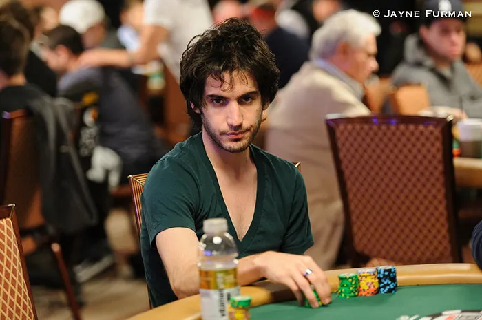 Bonus Vidéo : Alex Luneau analyse 3 mains des Winamax Live Sessions 0001