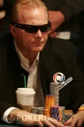 Marcel Luske leads the final two tables