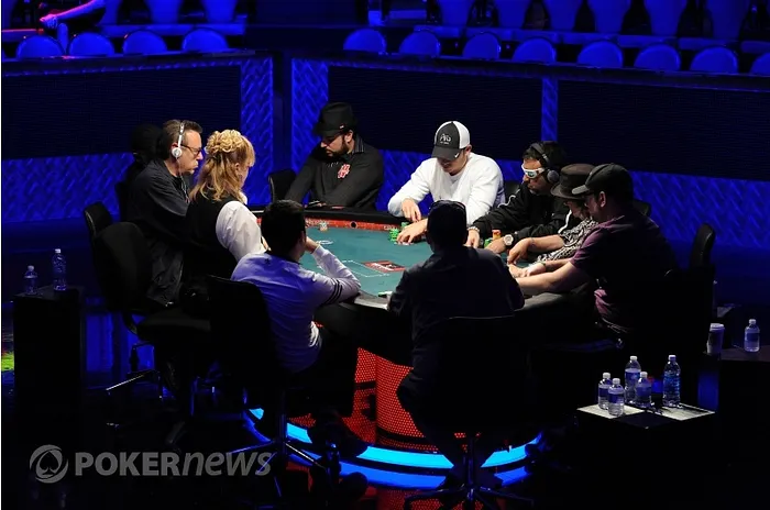Main Event WSOP 2011 (Jour 1b) : Ben Lamb chipleader, Guillaume Cescut 6ème 105