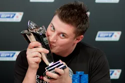 EPT Copenhagen Day 5: Anton Wigg Kisses the Trophy 0001