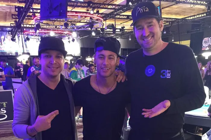 Soccer Star Neymar Stops By WSOP Main Event In Support of Brazil 0001