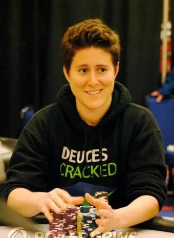 PokerStars.net NAPT Mohegan Sun Day 3: Selbst and Seiver Lead the Charge 0001