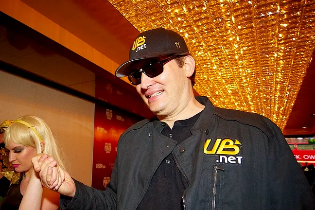 Phil Hellmuth high-fives rail of Lady GaGas (not really)