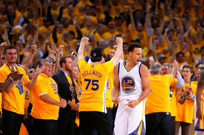 NBA : Phil Hellmuth en mode VIP à la finale de la Conférence Ouest 0001