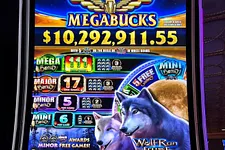 Megabucks Wolf Eclipse