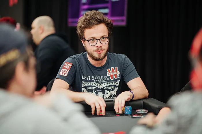 Dans La Tête d'Un Pro : Romain Lewis à l'assaut des WSOP (ép. 5) 0001