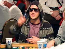 WSOP 2009 - 'adz124' évacué après un pari alcoolisé contre "Durrr"