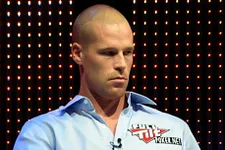 Prop bet : Brandon Adams défie Patrik Antonius au tennis