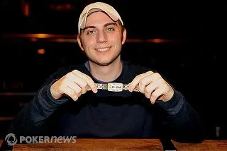 Bracelets WSOP 2010: David Baker (limit Hold'em #18) et Eric Buchman (draw lowball #19) 102