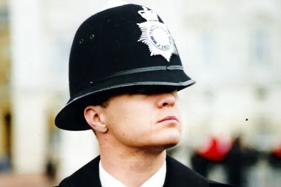 paris en ligne gendarme britannique