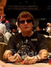 Fuera tomando unas pintas