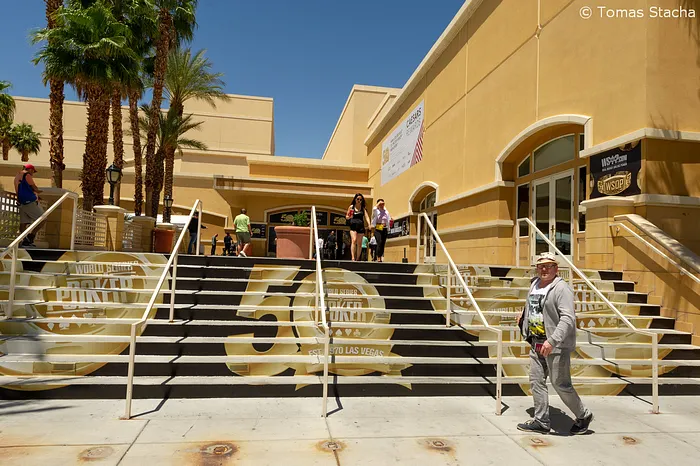 WSOP Entrance Brandng