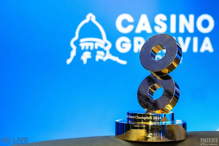 888poker LIVE trophy