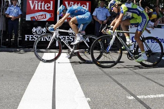 Super Lundi - « JeannieLongo » coiffe 