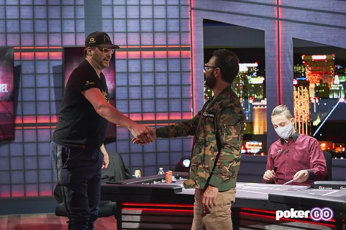 Hellmuth and Negreanu battled once more.