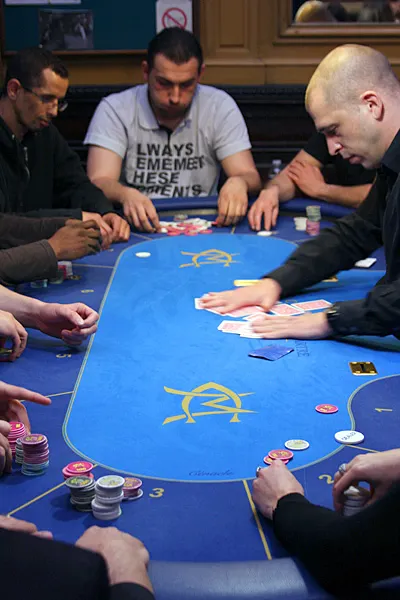 152 joueurs au Tournoi PokerNews Live 107