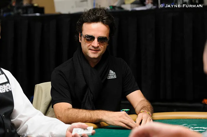 Fabrice Soulier et Jason Mercier à 13 left du WSOP Event #36 Omaha/Stud Hi-Lo 0001