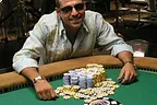 Un propriétaire de boîte de nuit gagne le tournoi de No Limit Hold'Em à $2 500 à six joueurs par table des WSOP