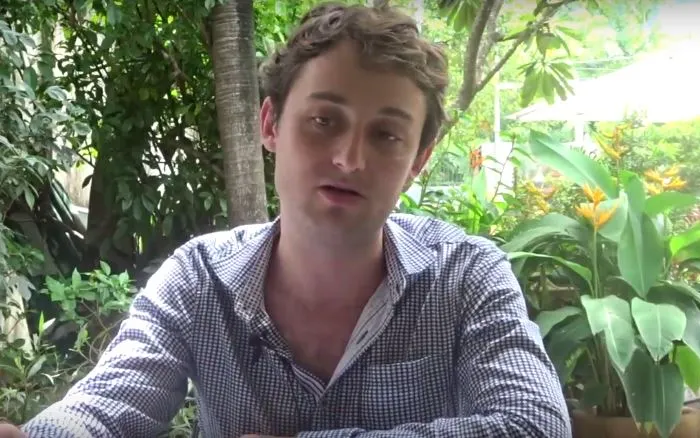 Un sac et des cartes : portrait d'un joueur expatrié au Vietnam 0001