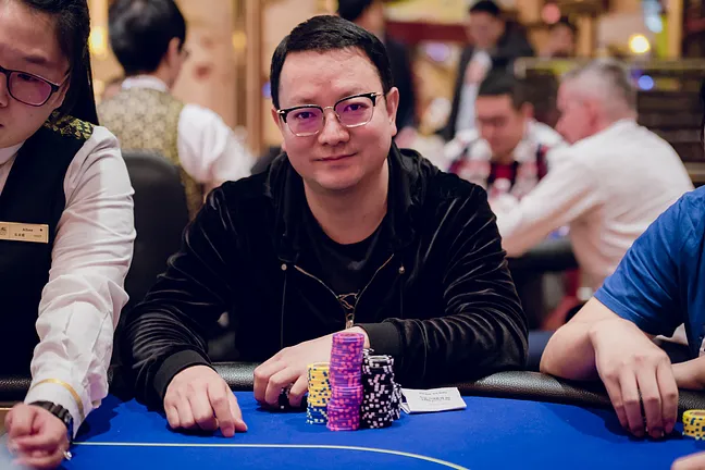 Weizhou Zha currently sits at the top of the chip counts