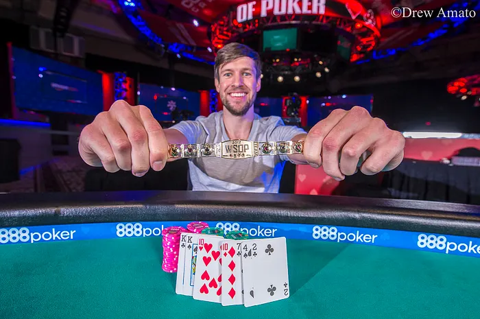 Tom Koral Mounts Huge Comeback to Win WSOP $1,500 Seven Card Stud 0001