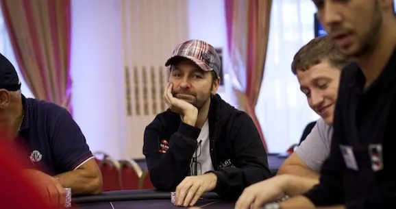 Crónicas de Negreanu: 16 de Maio 2012 0001
