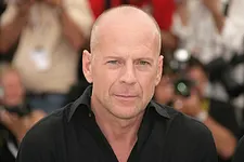 Bruce Willis sera à l'affiche du prochain film de Stephen Frears "Lay the Favorite, Take the Dog", une histoire sur les paris.