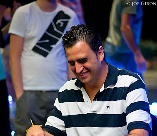 Robert Mizrachi all smiles after bursting the bubble with aces