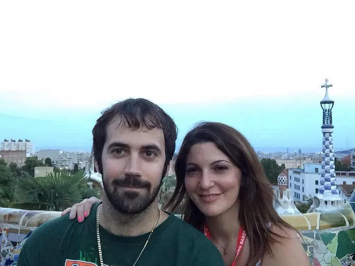 Jason Mercier en ville avec son amie