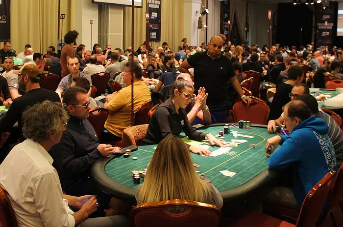 Play Big to Win Big: Bet Sizing Against Obvious Drawing Hands