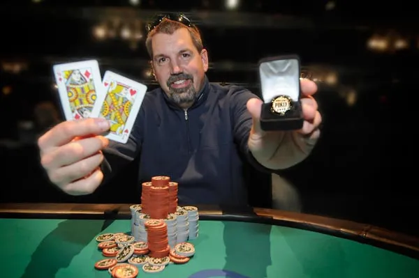 Construction Worker Michael Urbaniak Nails the Victory in Harrah's Tunica WSOP Circuit Event #6 NLH Six-Max Event. (Photo courtesy of WSOP)