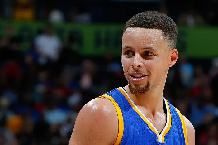 Steph Curry playing basketball