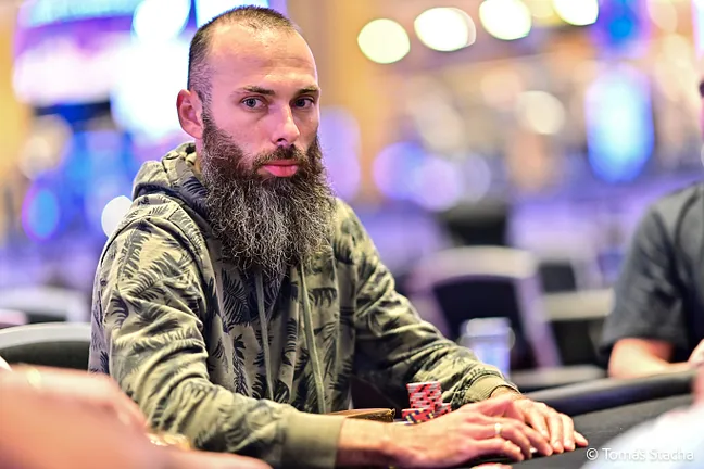 Tomasz Kozub leads after Day 1a