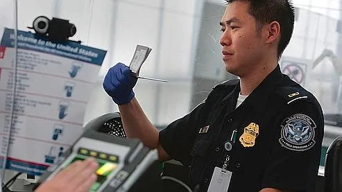 Trois joueurs de poker voient leurs gains confisqués en rentrant de la PCA