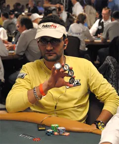 Perfil PokerNews – Antonio Esfandiari 101