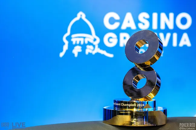 888poker LIVE trophy