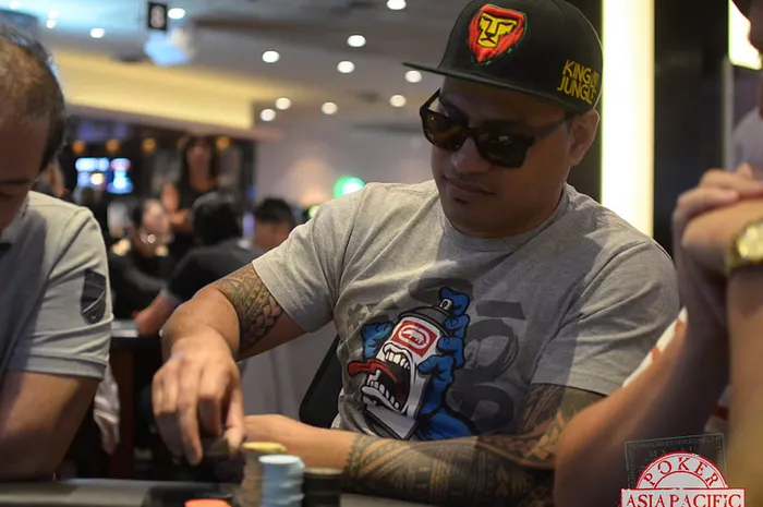 2013 PokerStars ANZPT Auckland Day 1b: Anesone Bragouits Takes the Lead 0001