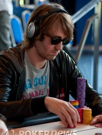 PokerStars EPT Monte Carlo 2009 Day 3 : Woodward Chipleader, Lacay second, 31 joueurs restants 0001