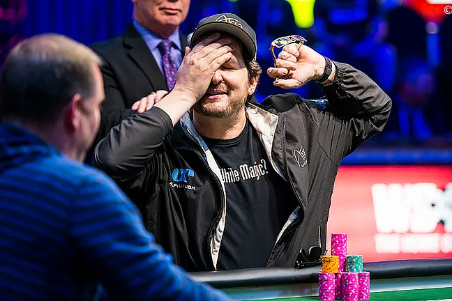 Hellmuth loses the chip lead for first time in heads-up play.